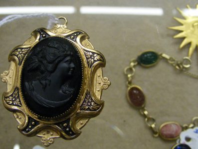 FREE Jewelry and vintage/antique appraisals